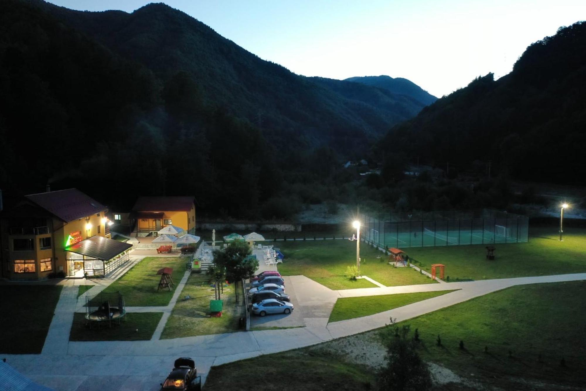 Pensiunea Roberto มาลายา ภายนอก รูปภาพ